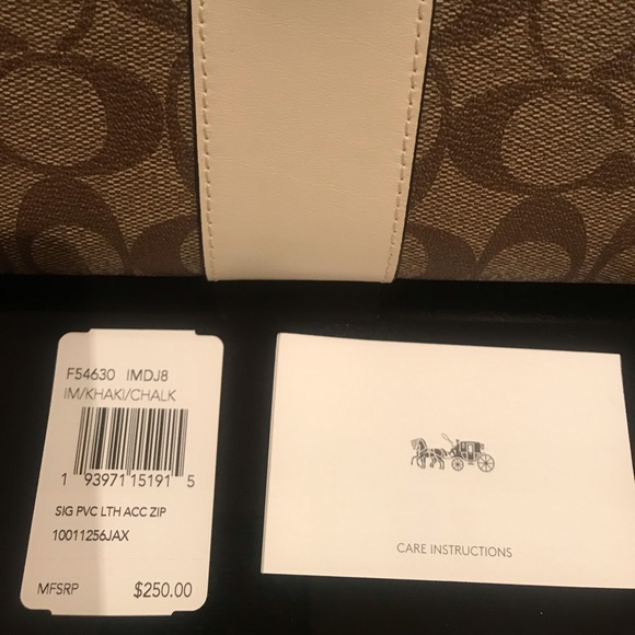 Coach ladies wallet - Picture 3 of 3